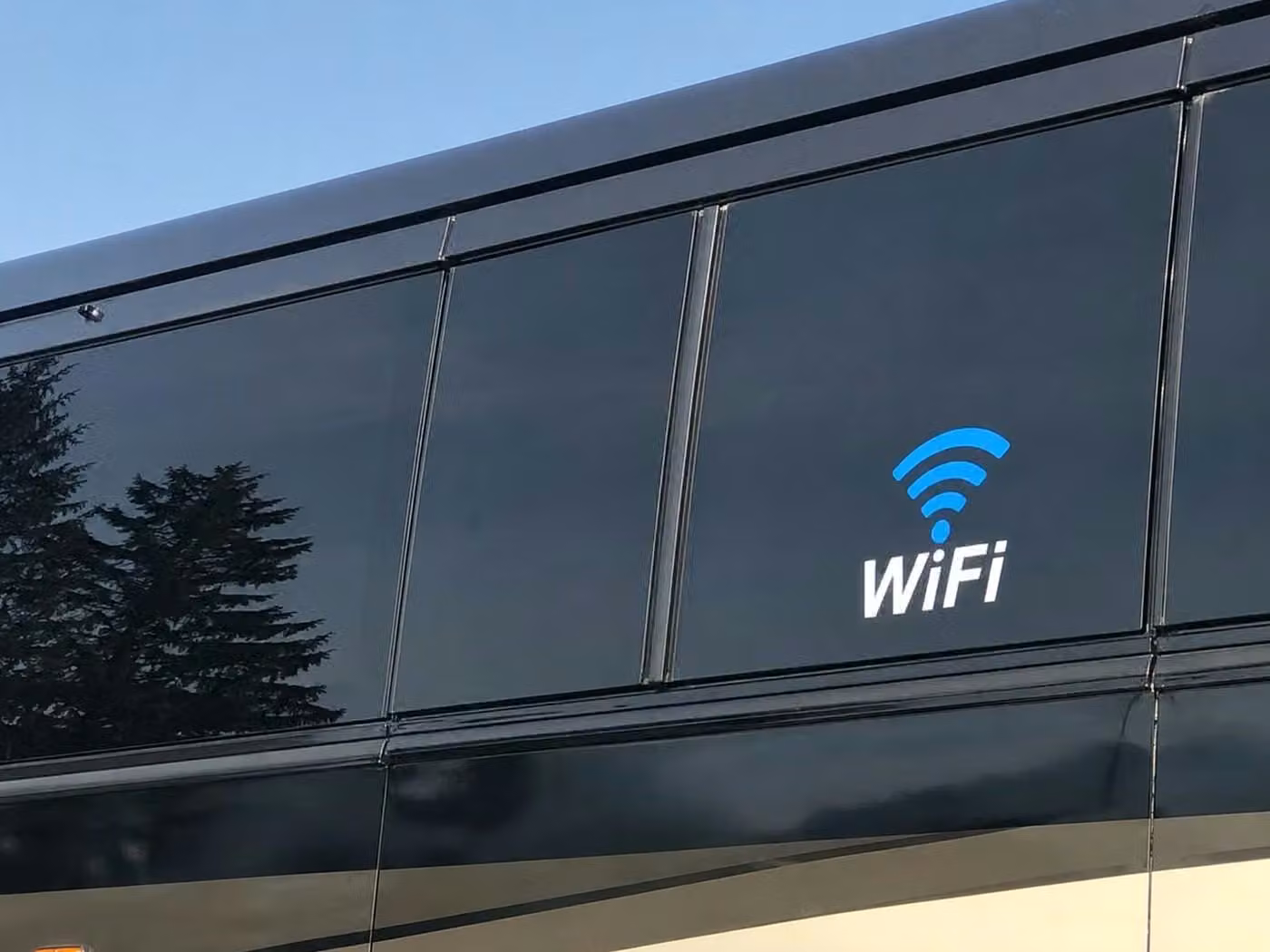 kenosha 25 passenger minibus wifi