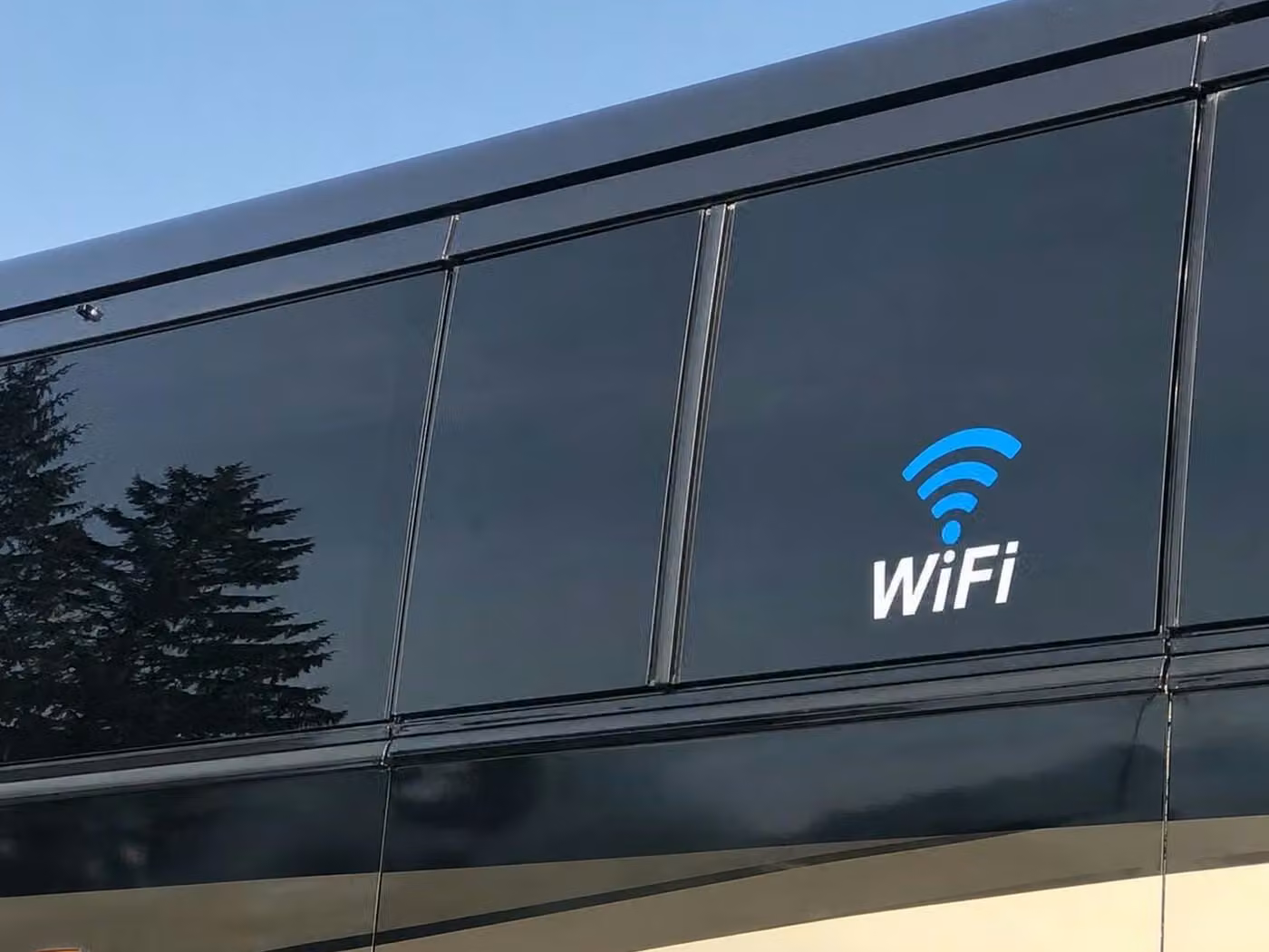 kenosha 56 passenger charter bus wifi
