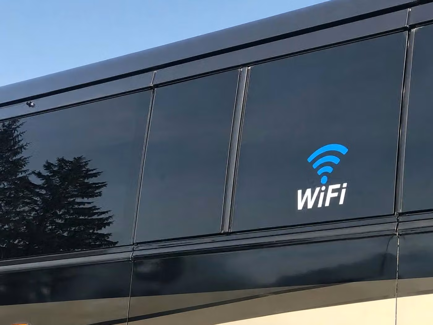 kenosha charter bus wifi