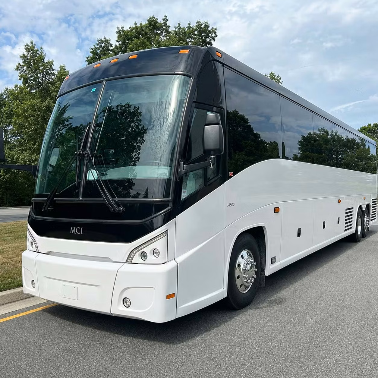 kenosha round trip hotel shuttles for out of town concertgoers