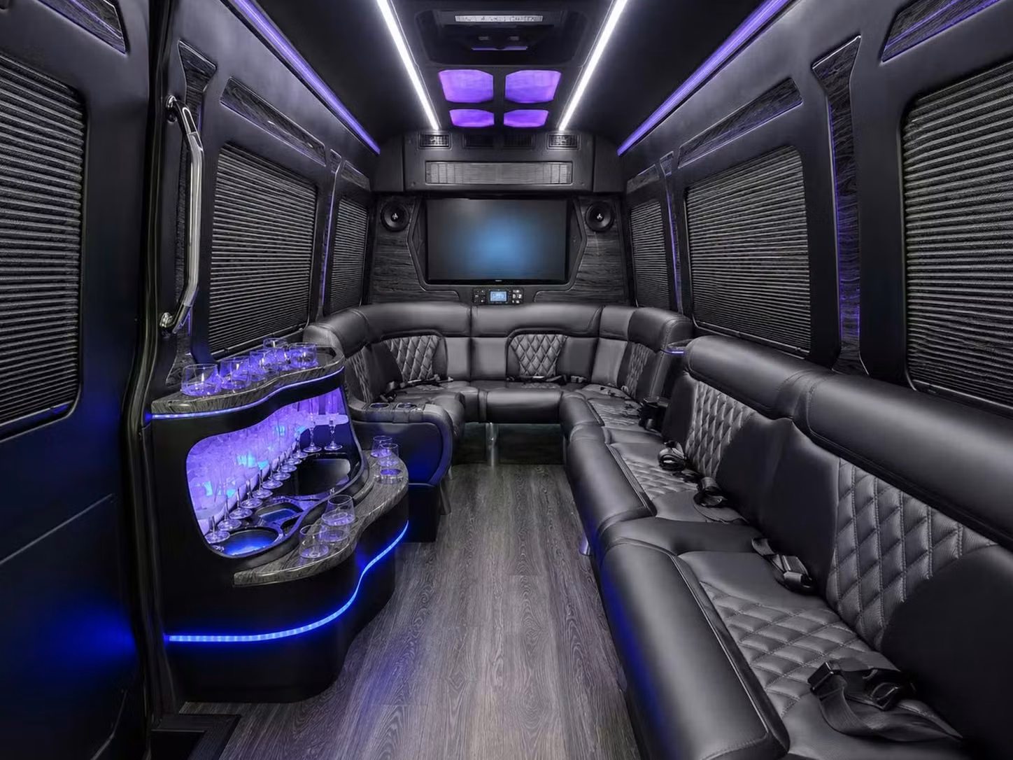 kenosha seamless shuttles for tours and conferences